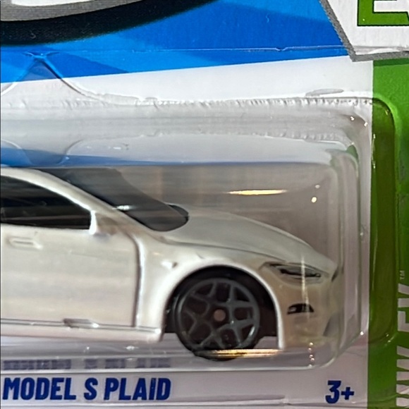 Hot Wheels-  Tesla Model S Plaid - White - Picture 7 of 16